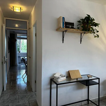 Hand Made ארונה